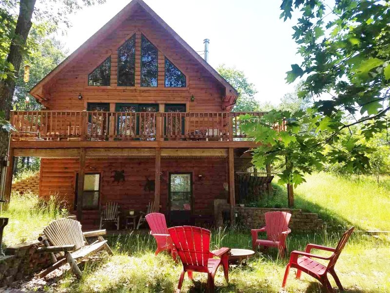 Glacier Lake Log Cabin
